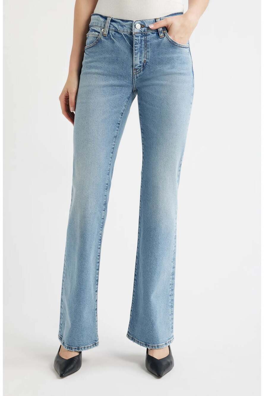 FRAME The Rodeo Low Rise Bootcut Jeans in Spirit